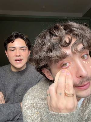 A post by @zozoduval on TikTok caption: @FABIAN juge ma routine make-up 🤣😭 Est-ce qu’il devrait me maquiller la prochaine fois?👀