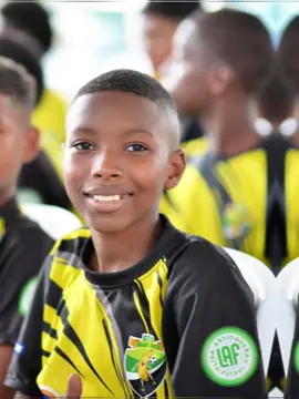 A post by @olimpicocol on TikTok caption: 🫂 𝗗𝗲𝗽𝗼𝗿𝘁𝗲 𝘀𝗶𝗻 𝗳𝗿𝗼𝗻𝘁𝗲𝗿𝗮𝘀 🇨🇴 🤩 Turbo, Antioquia, abrió sus puertas a los I Juegos Fronterizos del 26 al 30 de marzo. Con 860 participantes entre atletas, entrenadores y jueces, en cinco días de alta competencia.