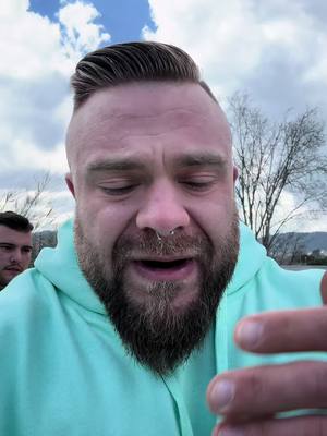 A post by @fitwilly on TikTok caption: ¿Porque?