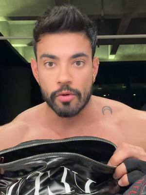 A post by @aospinad_tt on TikTok caption: que llevo a todos lados?