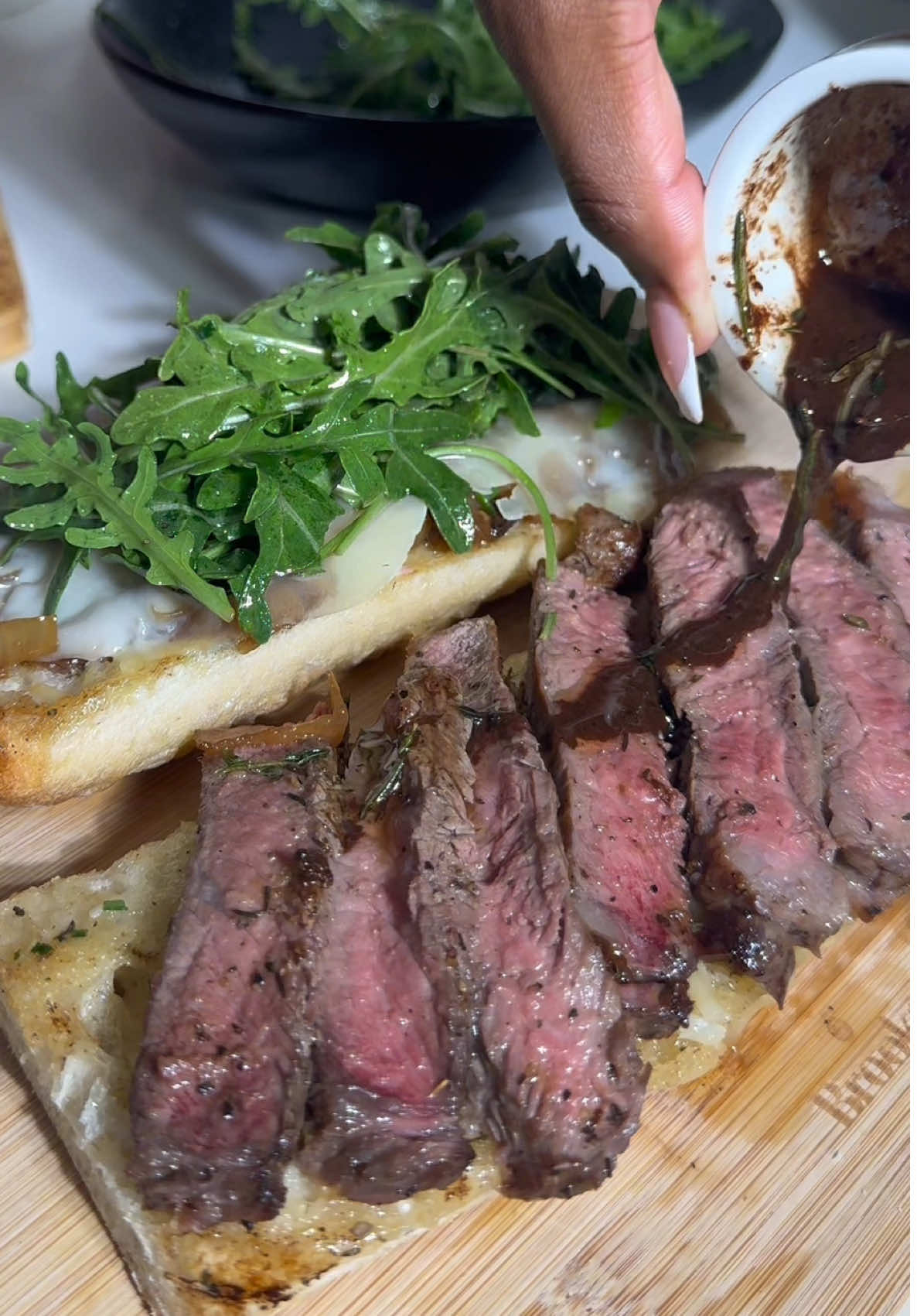 A post by @jordanramsy on TikTok caption: dinner at jordan’s: steak sandwich 🥩✨ #jordanramsy #dinneratjordans  find more recipes below ⬆️ http://provecho.co/jordanramsy