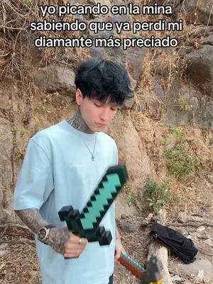A post by @therealcry on TikTok caption: no quiero otros diamantes 😔 #fyp #parati #cry #humor 