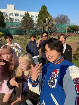 A post by @com.yamato0515 on TikTok caption: 立ち止まって考える🥟#コムドット #一生友子 @一生友子 