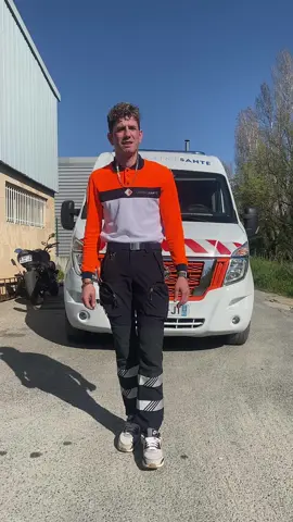 A post by @tigrou_tigrou on TikTok caption: GARDE PRÉFECTORALE SAMU 83
