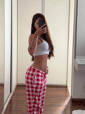 A post by @nathaliavalente on TikTok caption: Tudo que eu como em um dia estando grávida 