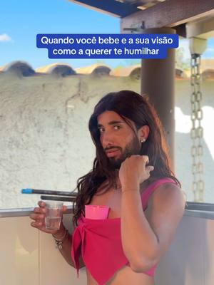 A post by @thallyssonsb on TikTok caption: Miopia e álcool não funciona gente 🙃 