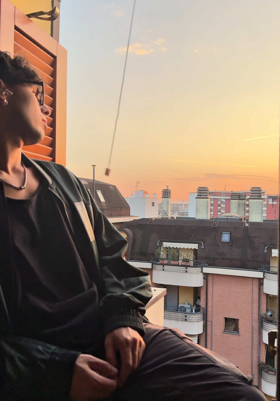 A post by @lelegiaccari on TikTok caption: Capita a tutti