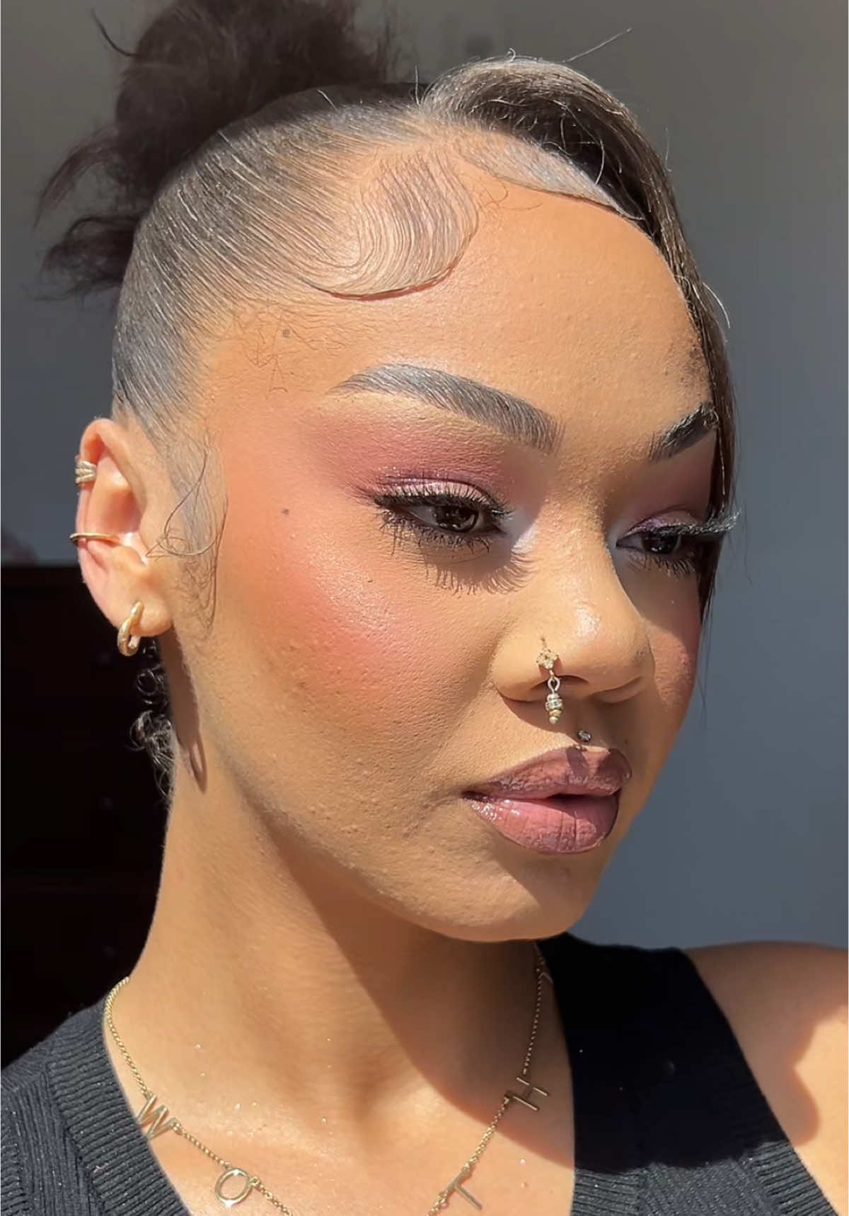 A post by @tijerarayemua on TikTok caption: Get ready with me.🫶🏽 #grwm #makeup #softglam #fyp 