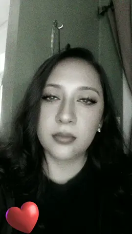 A post by @melissaaleman942 on TikTok caption: #🌹🌹🌹🌹🌹🌹🌹🌹🌹🌹🌹🌹 #cuarentonasyfelices #cuarentonas #🌷🌷🌷🌷🌷 #😘😘😘😘😘😘 