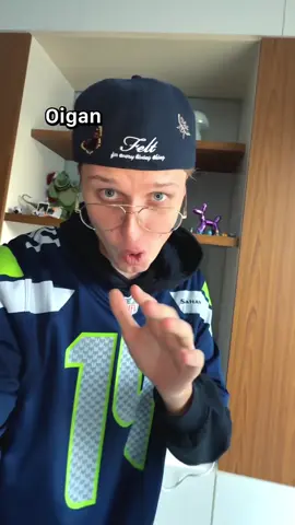 A post by @zachjaq on TikTok caption: alguien me explica por qué pasa esto??