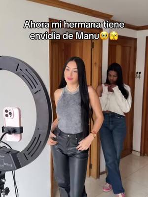 A post by @marlongarzonn on TikTok caption: Para mí las 2 lo hacen increíble😍 #trends #virales #garzones 