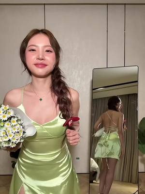 A post by @cardncyn on TikTok caption: แฝดซ้อก้าดอยู่ในกระจก