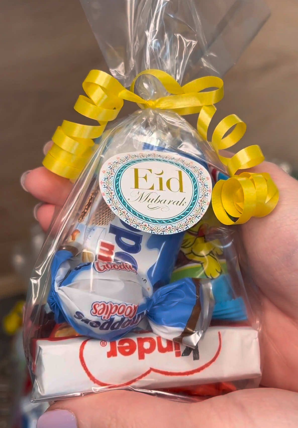 A post by @kuhati.offiziell on TikTok caption: Ramazan Mubarek 🤲🏼🕋 Bajramske Poklone 🎁 Eid-Geschenketütchen ❤️ Eid Presents 🤲🏼 #eid #Ramadan #ramadan2025 #bajram #eidmubarak #kuhati #kochenmitkima 