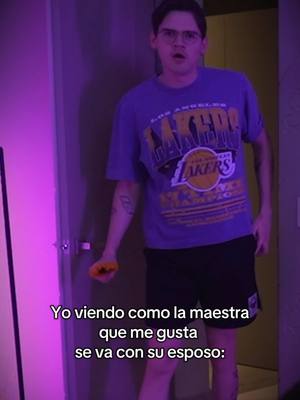A post by @elmarianaa on TikTok caption: Jamás la olvidaré profe de inglés 🥲 #elmariana #humor 