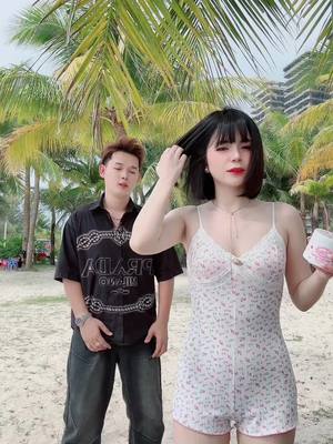 A post by @lim.kimseng on TikTok caption: មើលគេ😆