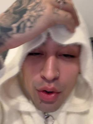 A post by @tiagottia on TikTok caption: 🥵🥵🥵