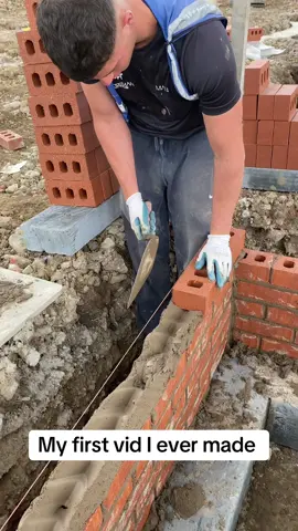 A post by @trenchkidbricklaying on TikTok caption: #apprenticelife #bricktok 
