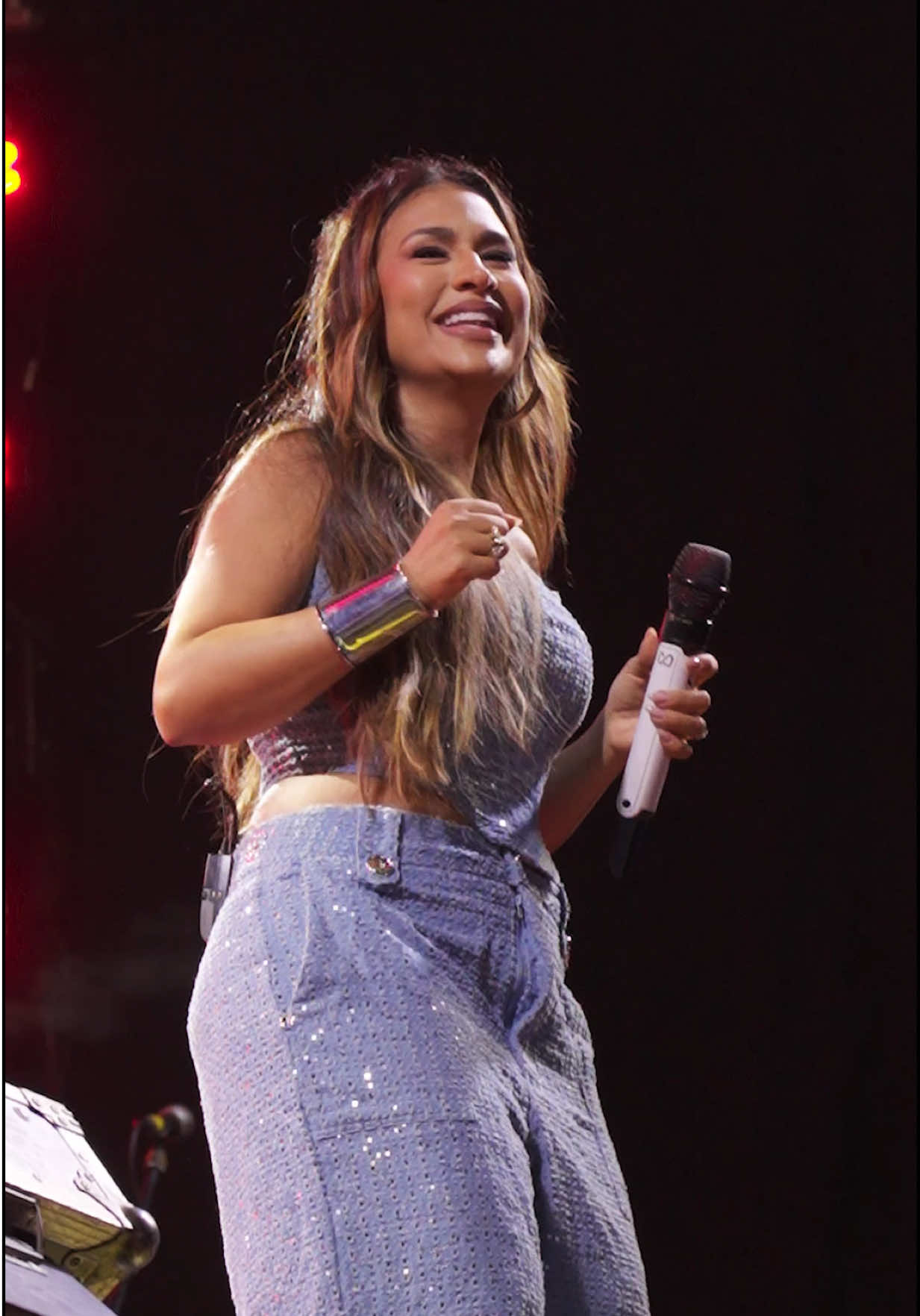 A post by @simoneses on TikTok caption: Proíba a cidade de usar camisa preta 👀😮‍💨