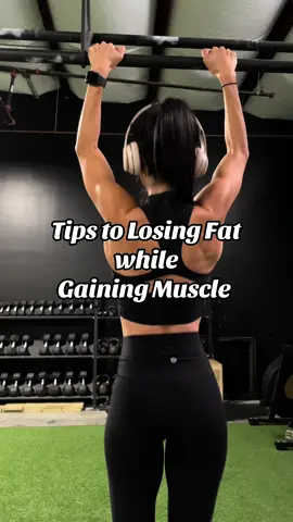 A post by @anaofit on TikTok caption: How to lose weight while putting on muscle #caloricdefict #personaltraining #progressiveoverload #oneononetraining 
