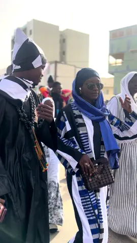 A post by @ndeyendigueulfall on TikTok caption: #yayefallndigueulélémentbayam @BeLeL Hijaab 🧕🏽 @Ndém création 🩵🖤🩵🖤🩵🖤 @AsSalihou Photographe778914880 @Teranga pro❤️🫀 @Le prince bayou goor🖤🤍 
