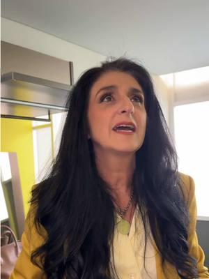 A post by @barbaratorresmx on TikTok caption: Me puse mi saco de la suerte para el primer día en Máster Chef 