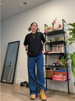A post by @katkatmanimtim123 on TikTok caption: 😙 #katkatmanimtim 