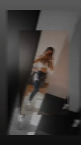 A post by @andreeacostinaroman on TikTok caption: #Viral #ViRal 