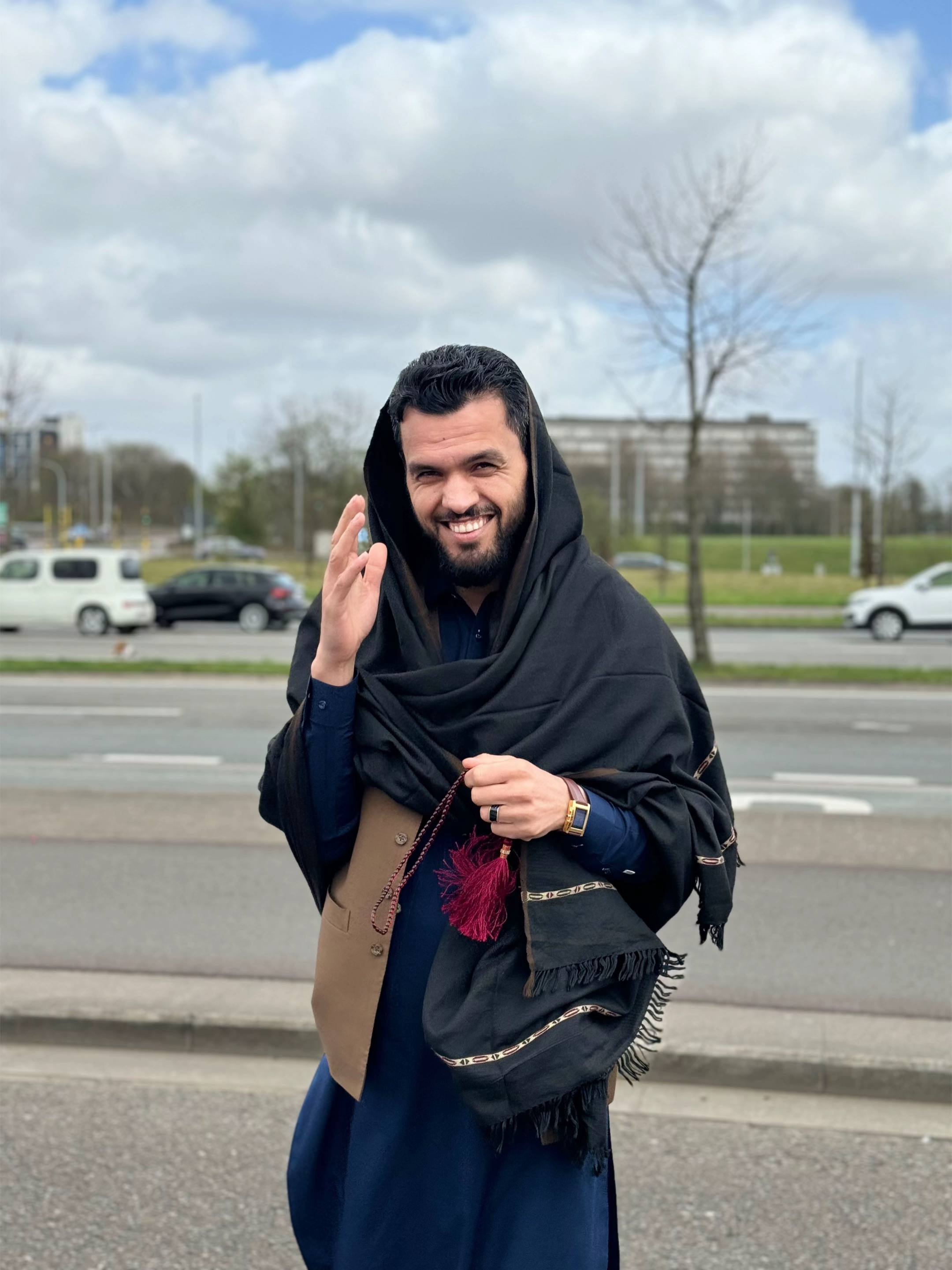 A post by @koga_sinzai on TikTok caption: #koga🇧🇪❤️🇦🇫 