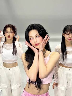 A post by @itzyofficial on TikTok caption: 𝑻𝒘𝒆𝒏𝒕𝒚 𝒇𝒊𝒗𝒆 𝒆𝒊𝒈𝒉𝒕💘 #ITZY #MIDZY #YEJI #예지 #YEJI_AIR