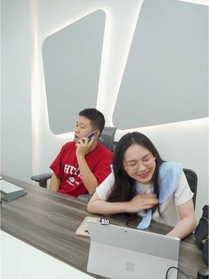 A post by @dangthuhaf on TikTok caption: Bí kíp sinh tồn nơi công sở #dangthuhaf #schannel #dangthuha 