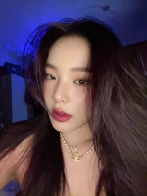 A post by @jmong19 on TikTok caption: อ่านปากหนู🥹💜#ເຈ້ມ໋ອງເລຍລົ້ມ #tiktok #สาวน้อยอมยิ้ม #เจ้ม๋อง 