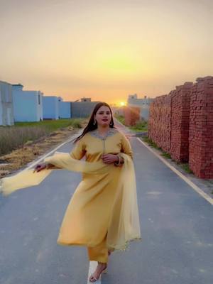 A post by @silntgirl0official on TikTok caption: #CapCut Eid Mubarak 🫰🏻