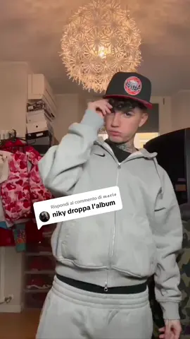 A post by @nikysavage on TikTok caption: Risposta a @𝖒𝖆𝖗𝖎𝖔 