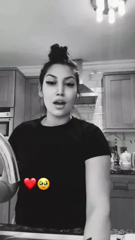 A post by @andra_deea20 on TikTok caption: #andreea_andra15 