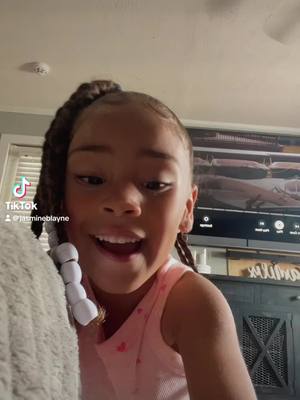 A post by @jasmineblayne on TikTok caption: my child is funnnyyyy😭 not her trying to make tiktoks now🤣🤣 #fyp #funny #foryoupage 