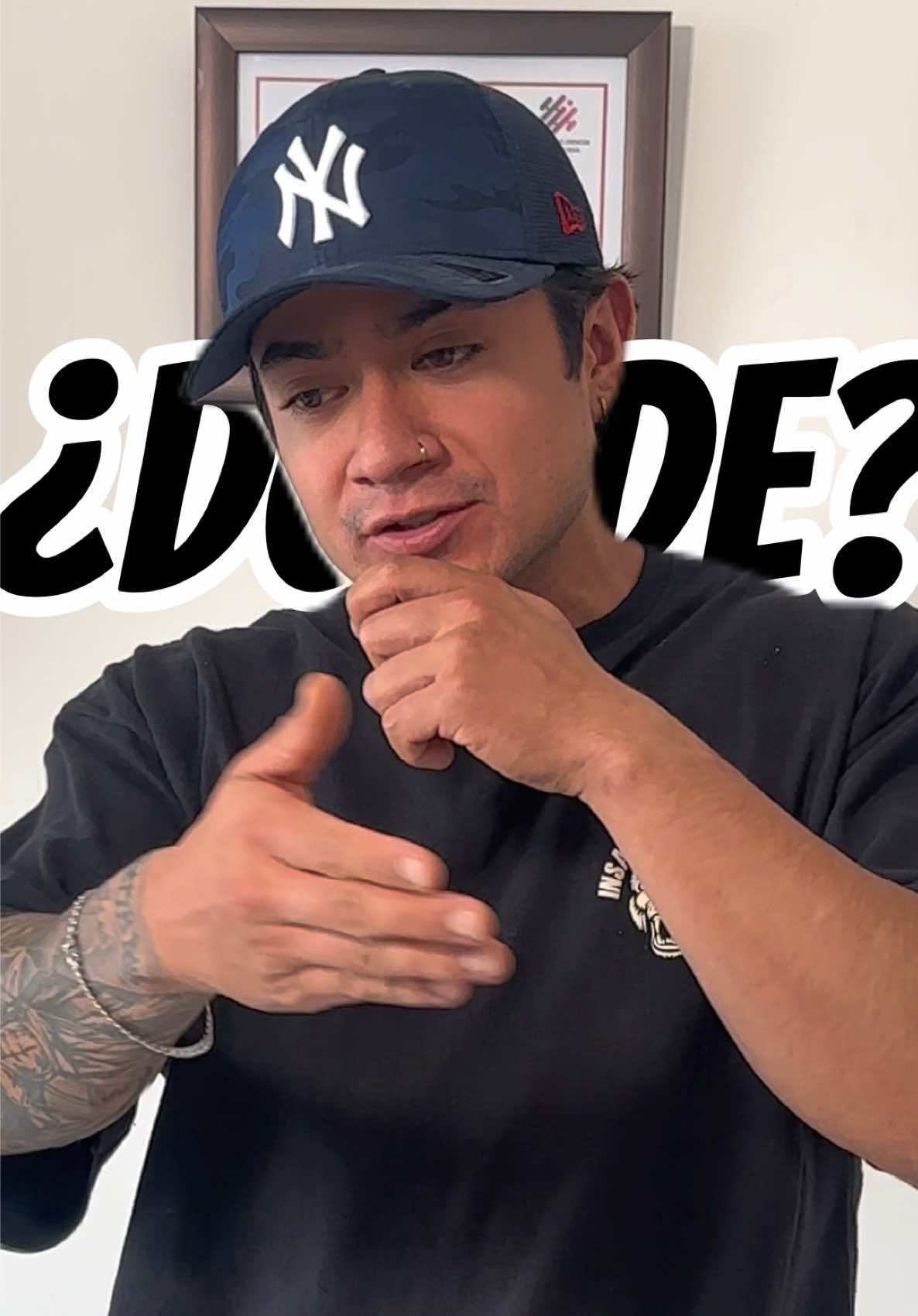 A post by @juanbernardoflowers on TikTok caption: La cuna del fitness 🥵😮‍💨 más en mi Ig: Juanbernardofloresof. #gym #gymmotivation #fitness 