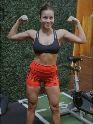 A post by @emiliamernes on TikTok caption: arrancando con la pre temporada a full 🧊🔥🧊🔥🧊🔥 @adidas #adidasoptime 