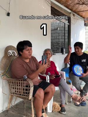 A post by @sibenitoo on TikTok caption: Miren su taquito suuu taquitooo👠 #sibenito #money #humor 