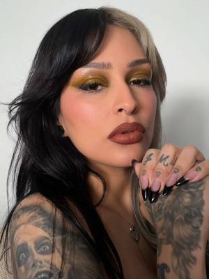 A post by @lora.arellano on TikTok caption: Creature Gloss over 420 palette @meltcosmetics  #grungeshadow  #makeupartist #latinamakeup #alttok #smokyeye #fyp #foryoupage #meltcosmetics 