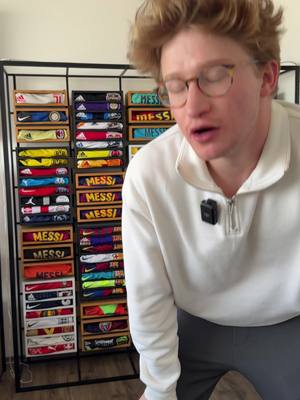 A post by @alextachers on TikTok caption: Enseñando mi colección de playeras de fútbol ⚽️🤩  