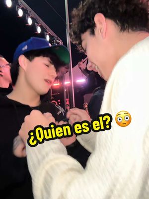 A post by @oscaramau3 on TikTok caption: Alguien sabe quién es este individuo? 😳 creo que me enamoré  #fyp #oniichan #trend 