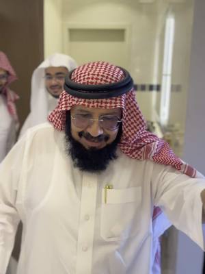 A post by @ii94a on TikTok caption: الله يديمك ولا يضيمك #طارق_العمري 