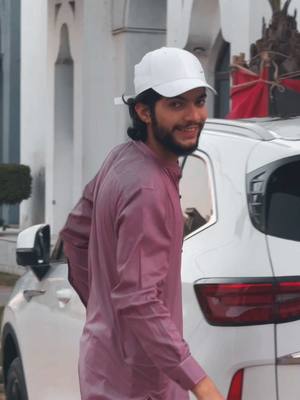 A post by @ali._.jutt900 on TikTok caption: Eid kasi guzr rhe sab ki 🤔 #alijutt900 #alijutt_bag_wala 