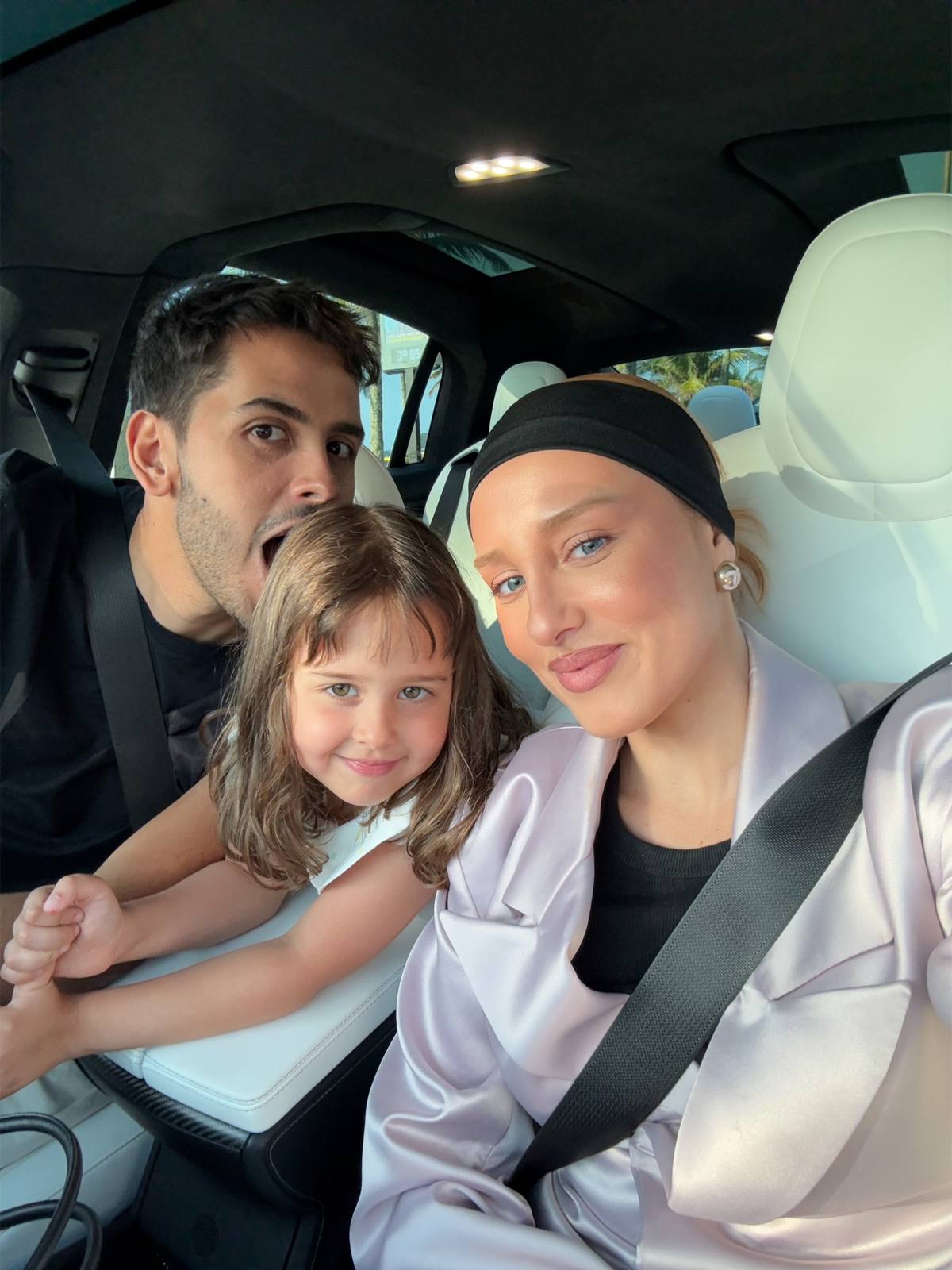 A post by @maluborgesm2 on TikTok caption: Se ela soubesse o tanto que seria feliz 🩷