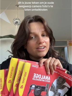 A post by @mylifeasannabel on TikTok caption: leuke verrassing op de dinsdag middag 😂😋 #wegwerpcamera 