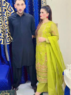 A post by @silntgirl0official on TikTok caption: Eid Mubarak 👩🏻‍❤️‍👨🏻