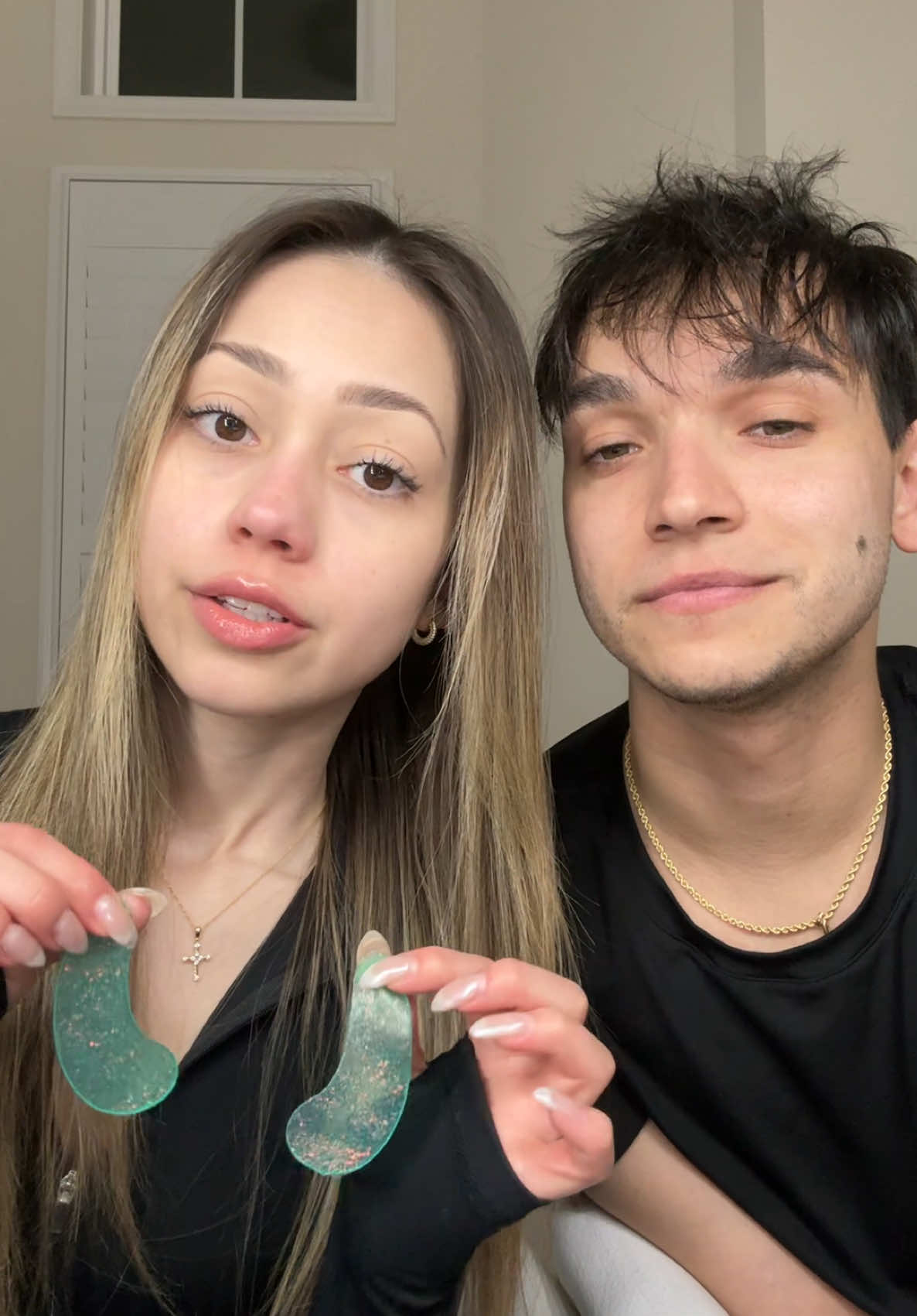 A post by @ivanitaalomeli on TikTok caption: Dark circles, who? 👀💦 These under-eye patches work wonders to refresh & hydrate your skin. Don’t miss out! #ByeByeDarkCircles #fyp #viral #BeautyTips 