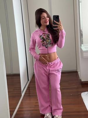 A post by @nathaliavalente on TikTok caption: Dia de ir na médica que vai fazer meu parto 