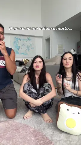 A post by @sofiasantino on TikTok caption: sigam vei @Pograma 