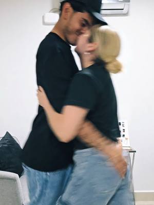 A post by @karolsevillaokay on TikTok caption: si ven nuestros tornillo nos avisan donde por fa! 🤣🥹🤭✨️ @@diegomonroym TE AMO BEBESAURIO! 